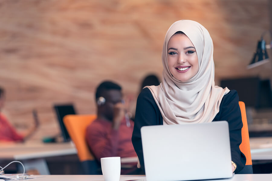 Young Arabic Business Woman Wearing Hijab,working In Her Startup